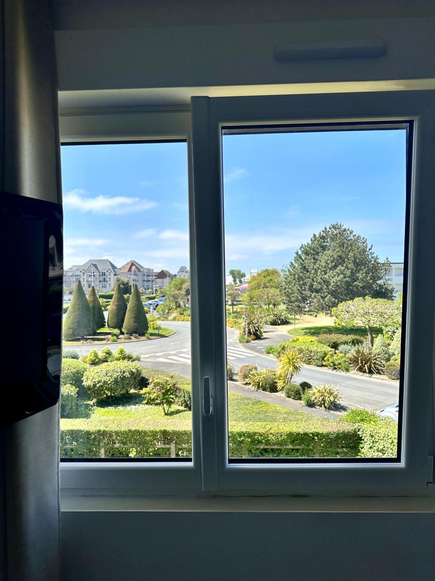 Le Luxe & Votre Vue Mer A Ouistreham Riva Bella Exterior photo